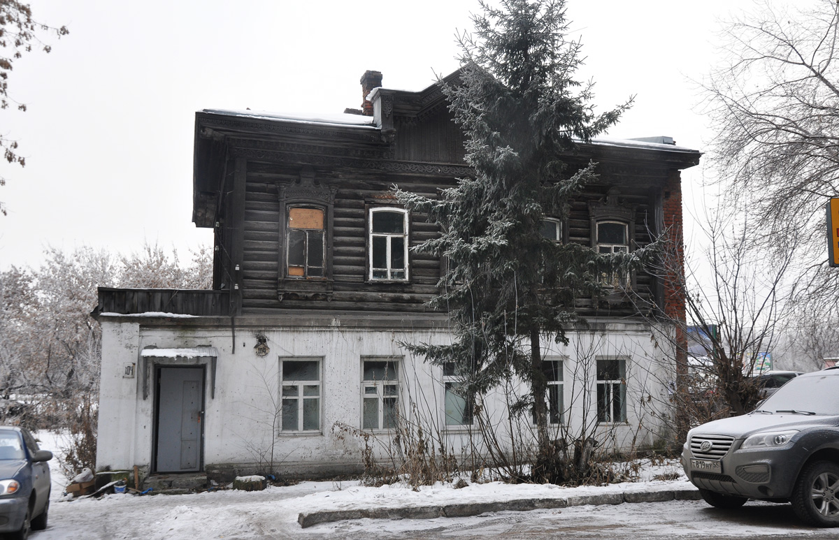 Омск, Улица Булатова, 104