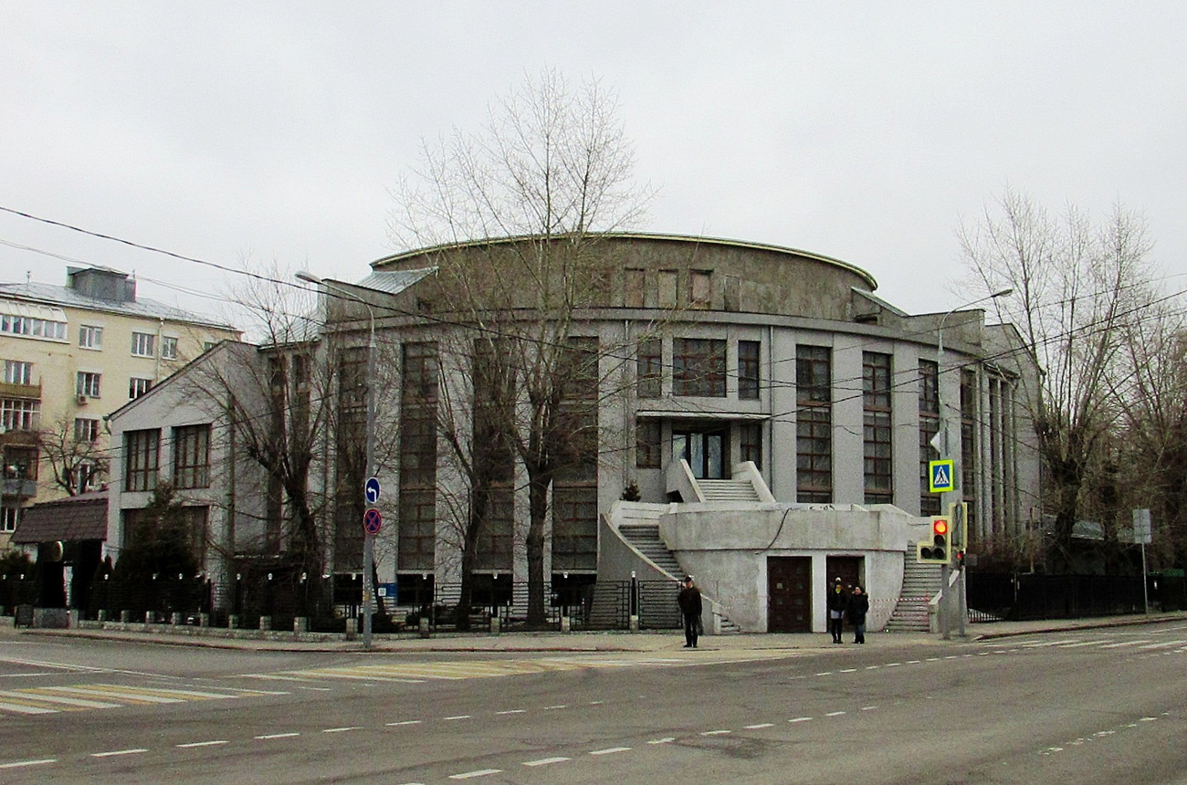 Москва, Улица Плющиха, 64 / 2-й переулок Тружеников, 6