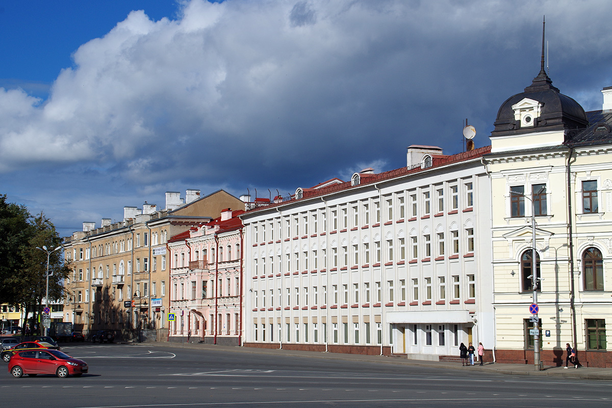 Псков, Октябрьский проспект, 6