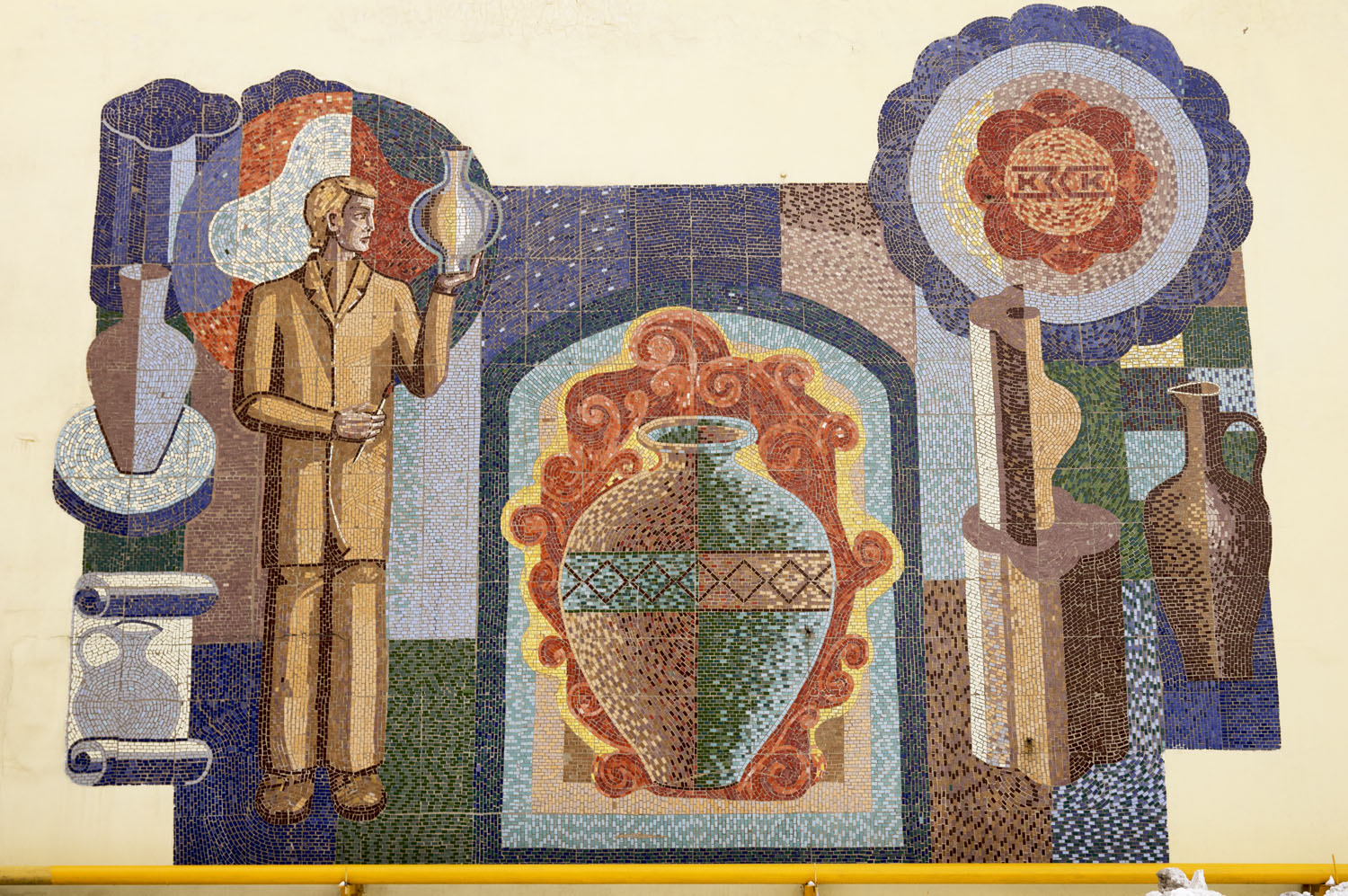 Стройкерамика, Улица Тополей, 1А. Монументальное искусство (мозаики, росписи, барельефы, сграфито)