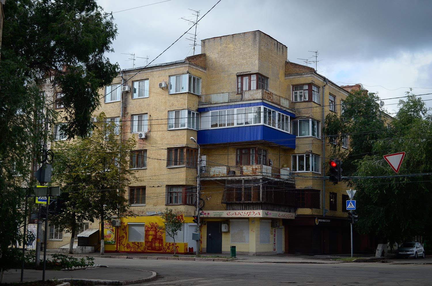Самара, Молодогвардейская улица, 99 / Улица Льва Толстого, 57