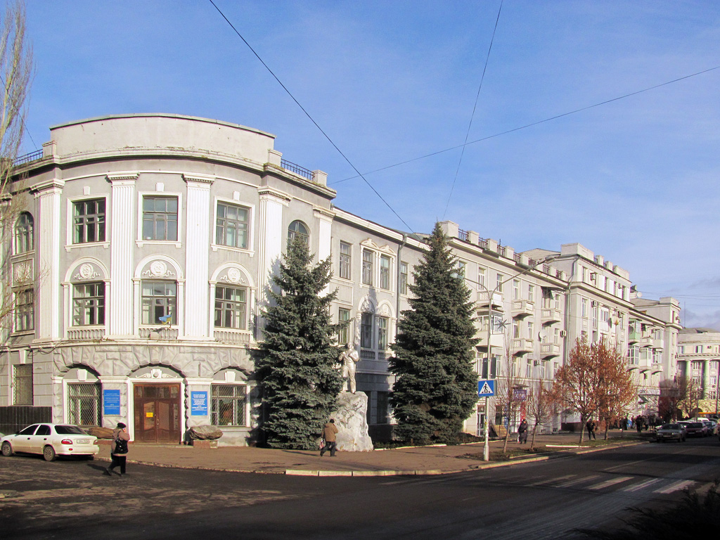 Artyomovsk, Улица Сибирцева, 17