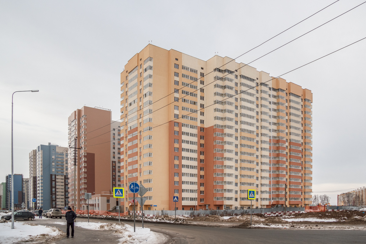 Казань, Улица Нурихана Фаттаха, 17 / Улица Айрата Арсланова, 4