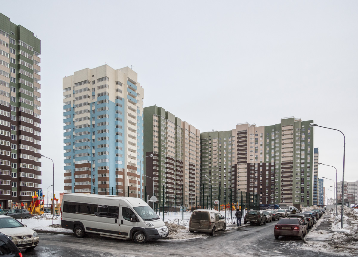 Казань, Улица Тансык, 13; Улица Тансык, 11 / Улица Виктора Сажинова, 5
