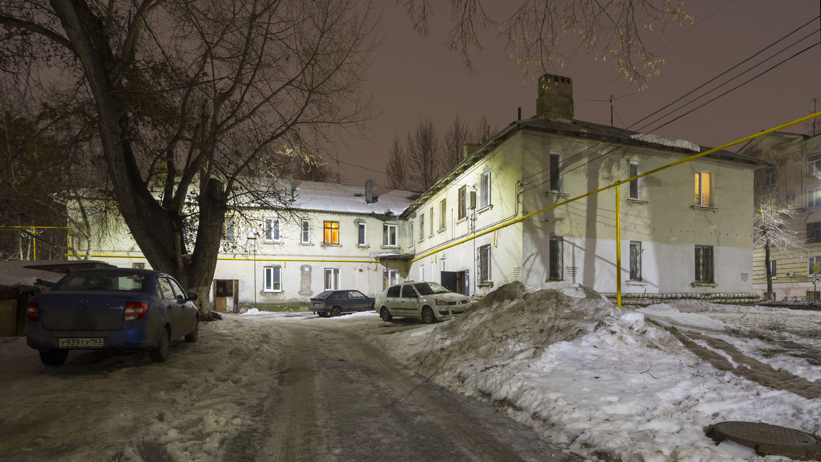 Novokuybyshevsk, Улица Кутузова, 33 / Улица Фрунзе, 8