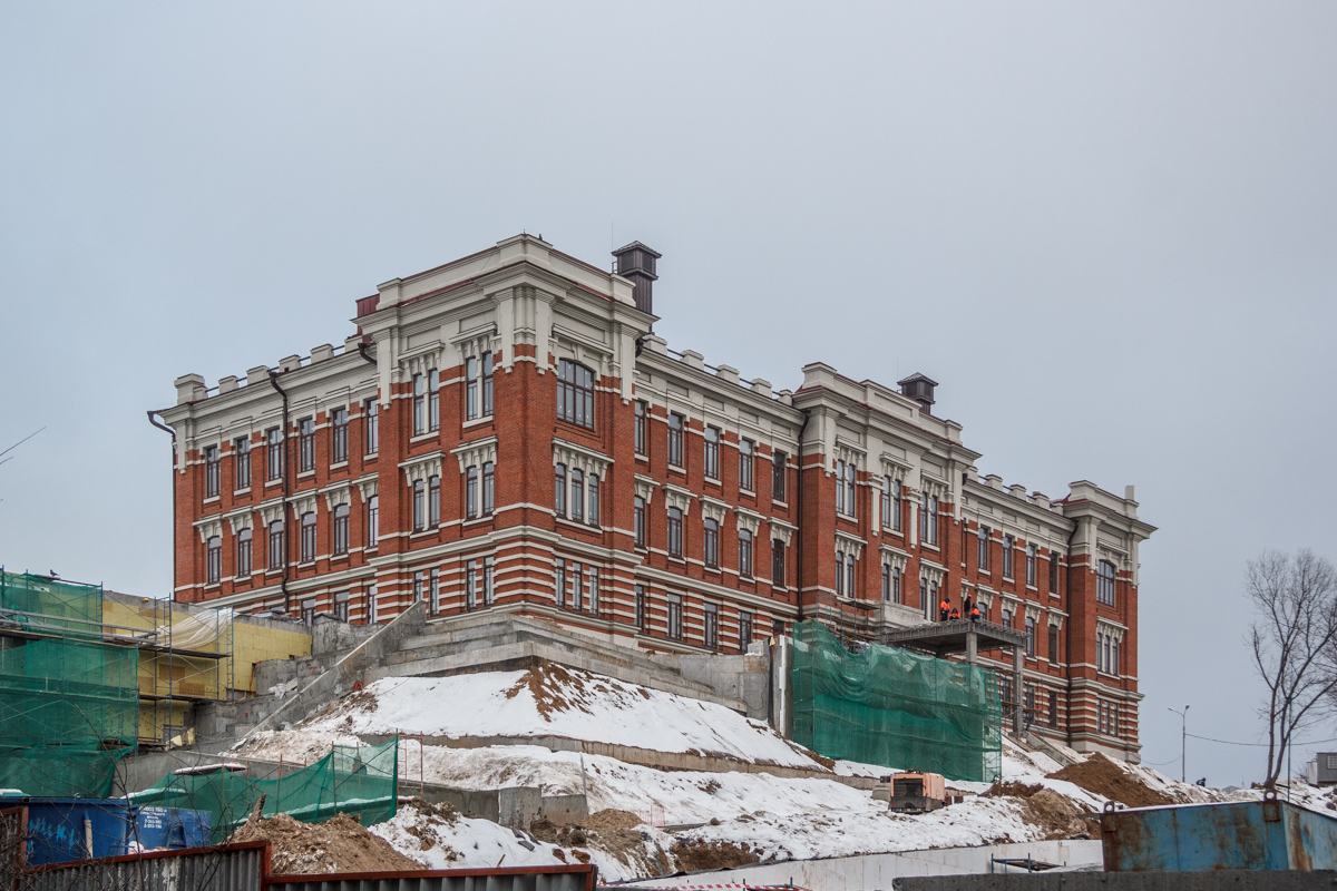 Kazan, Улица Калинина, 5 / Улица Волкова, 24