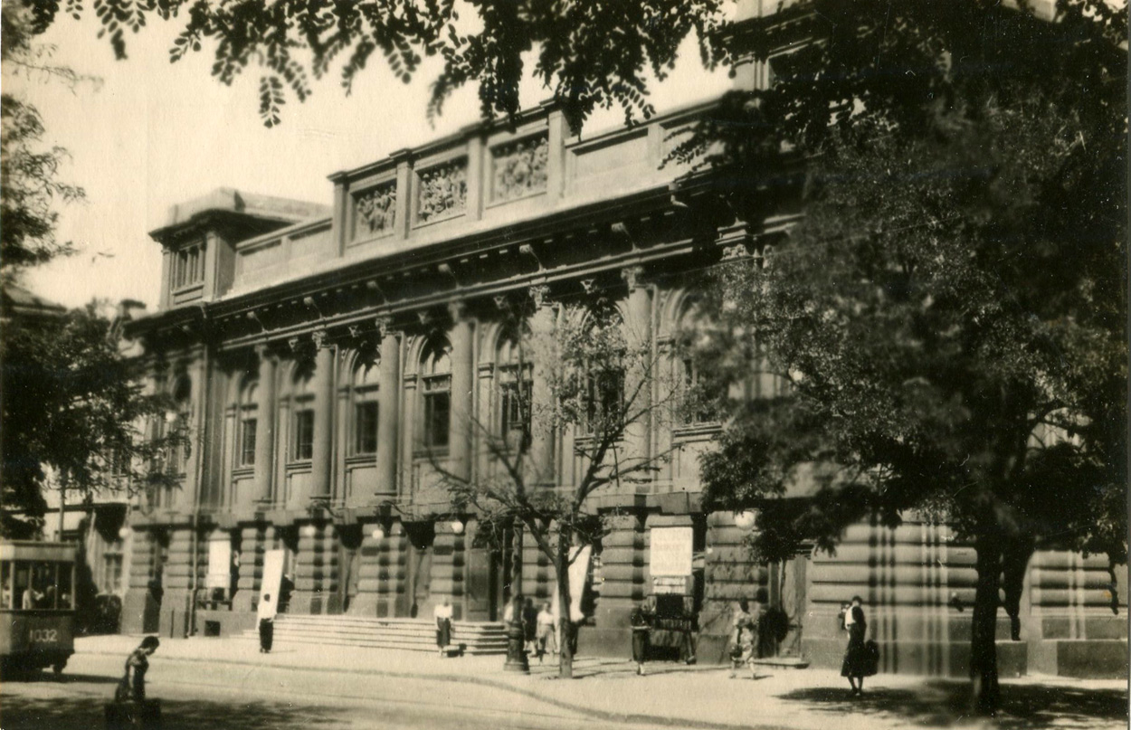 Odesa, Вулиця Пастера, 15 / Кінна вулиця, 16