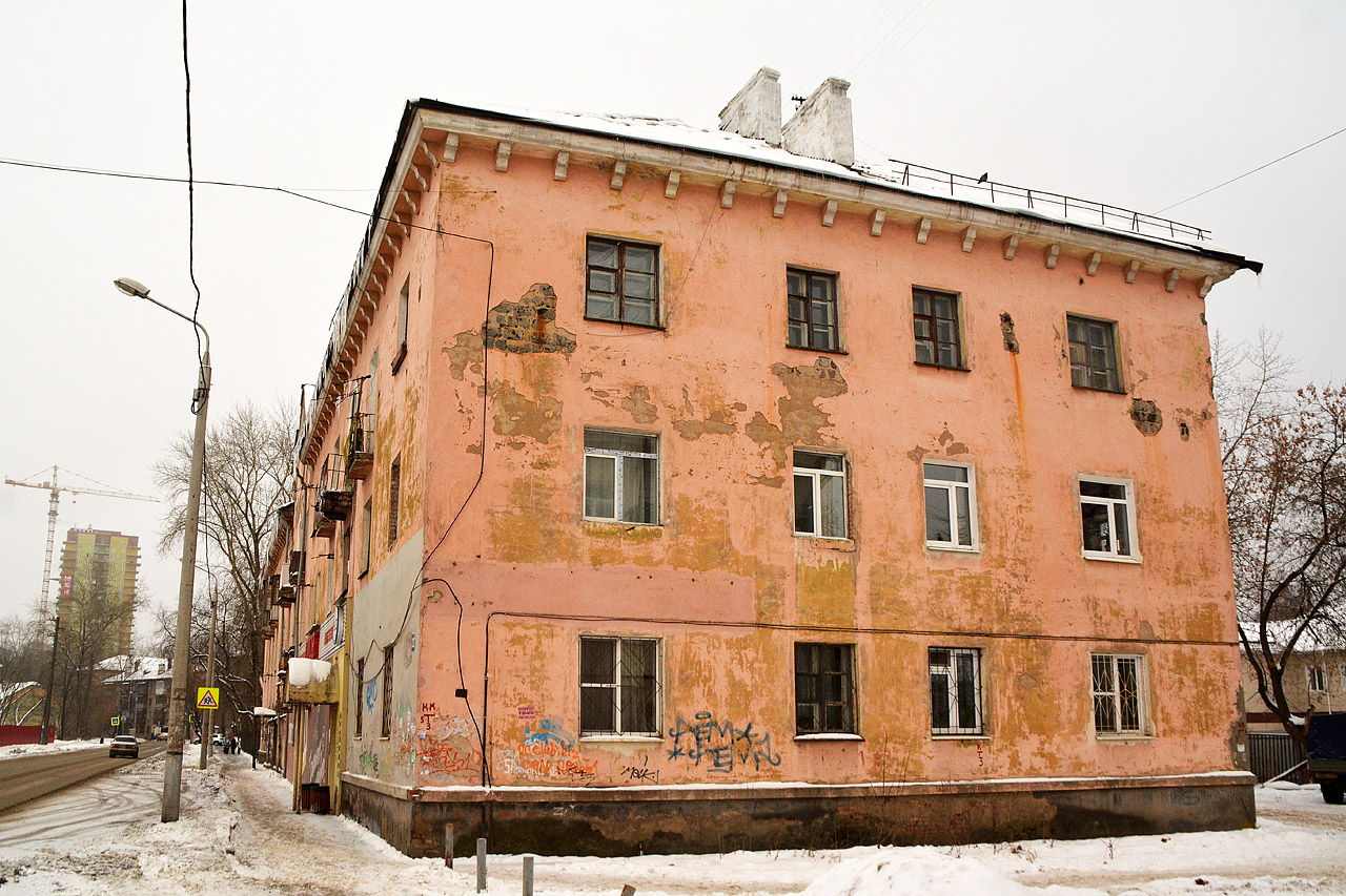Perm, Локомотивная улица, 1А; Боровая улица, 22