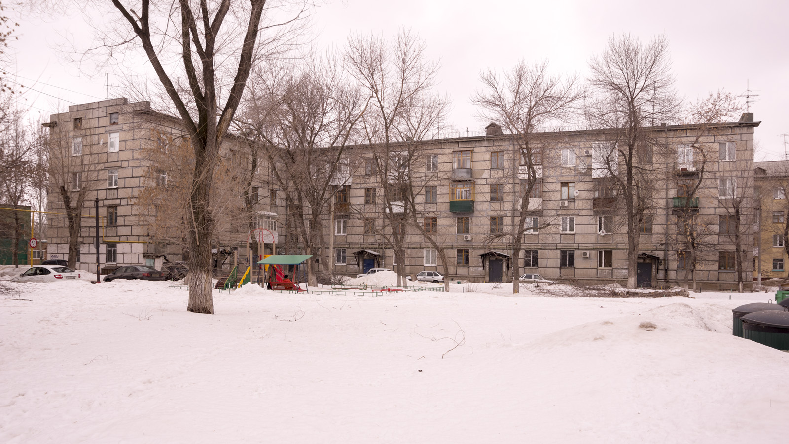 Новокуйбышевск, Улица Кадомцева, 2 / Улица Репина, 7