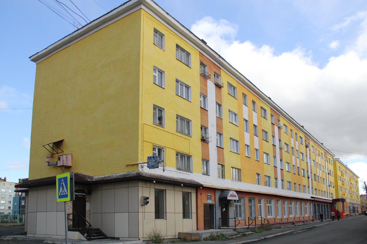 Дудинка, Улица Горького, 47 (подъезды 4-7)