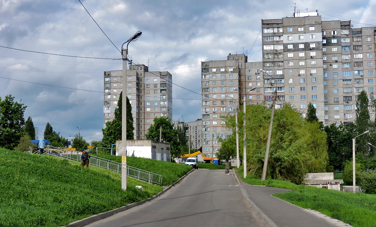 Kharkov, Велозаводская улица, 38; Улица Амосова, 32; Улица Амосова, 34