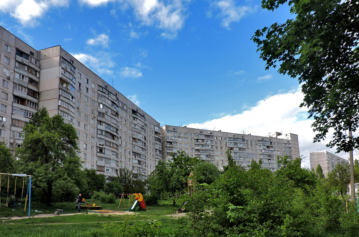 Charkow, Улица Амосова, 40; Улица Амосова, 38 Charkow, Улица Амосова, 40; Улица Амосова, 38