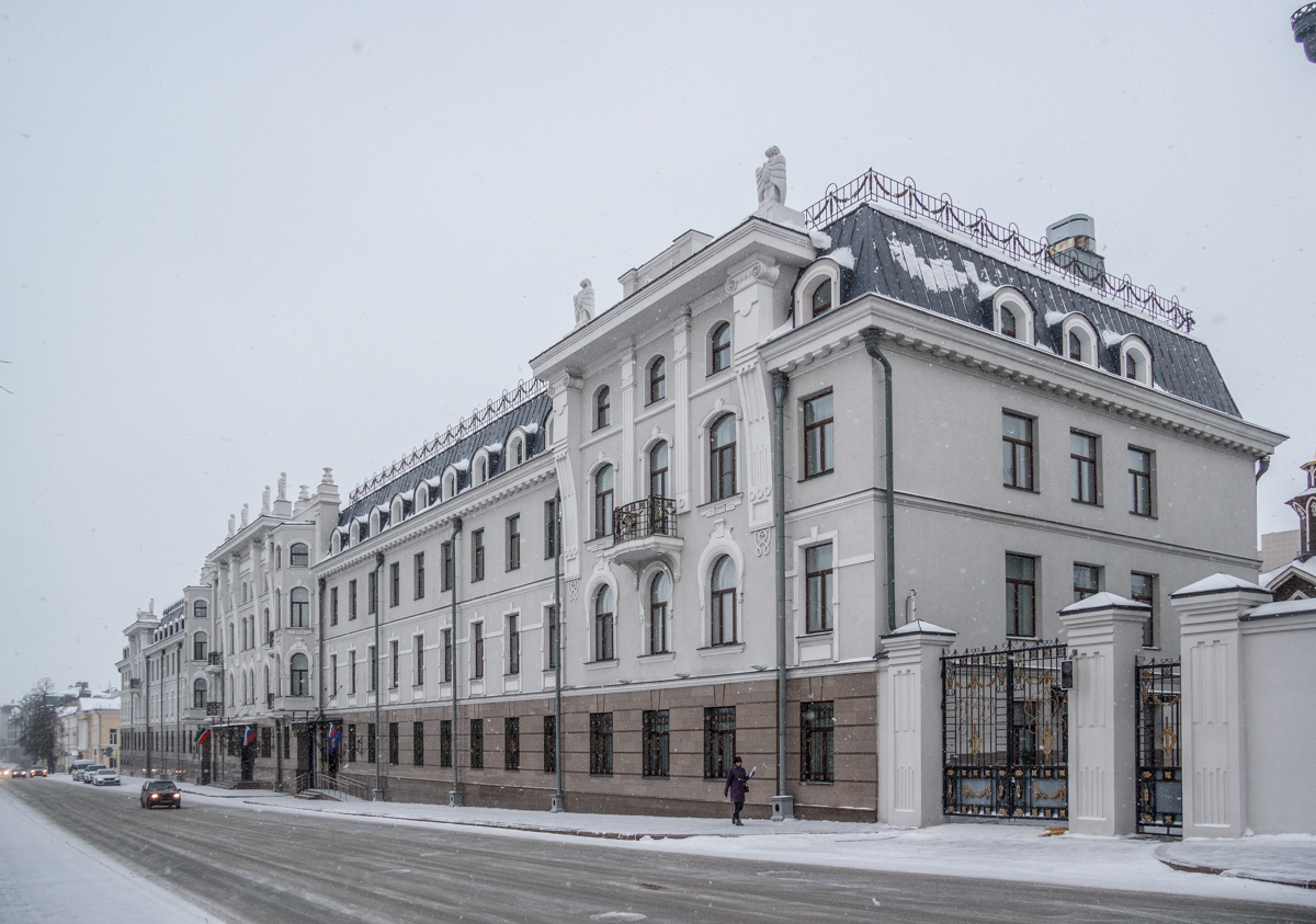 Казань, Улица Дзержинского, 19-23 / Улица Карла Фукса, 2