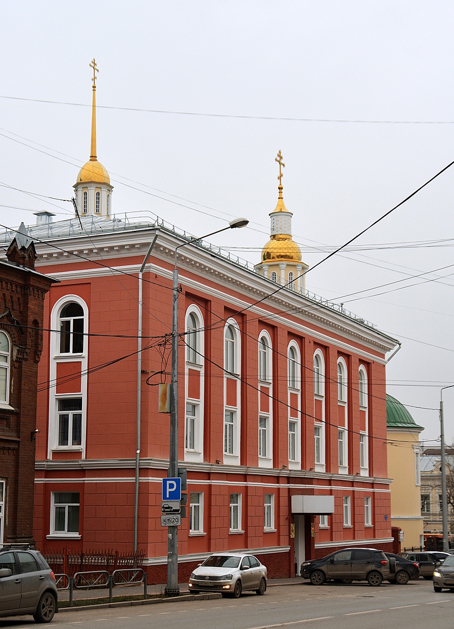 Пермь, Улица Газеты "Звезда", 17; Улица Ленина, 48