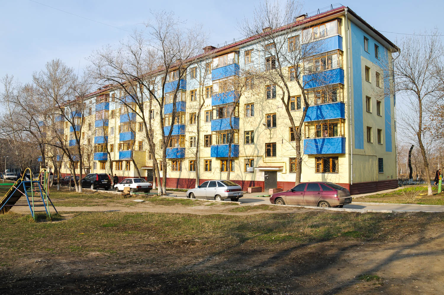 Новокуйбышевск, Улица Гагарина, 28 / Улица Калинина, 1А
