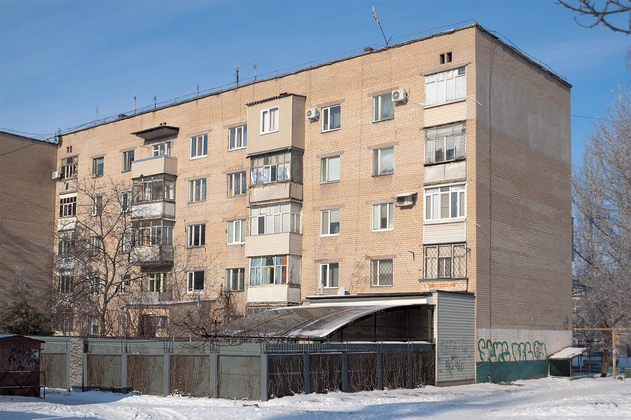 Мелитополь, Вулиця Казарцева, 12