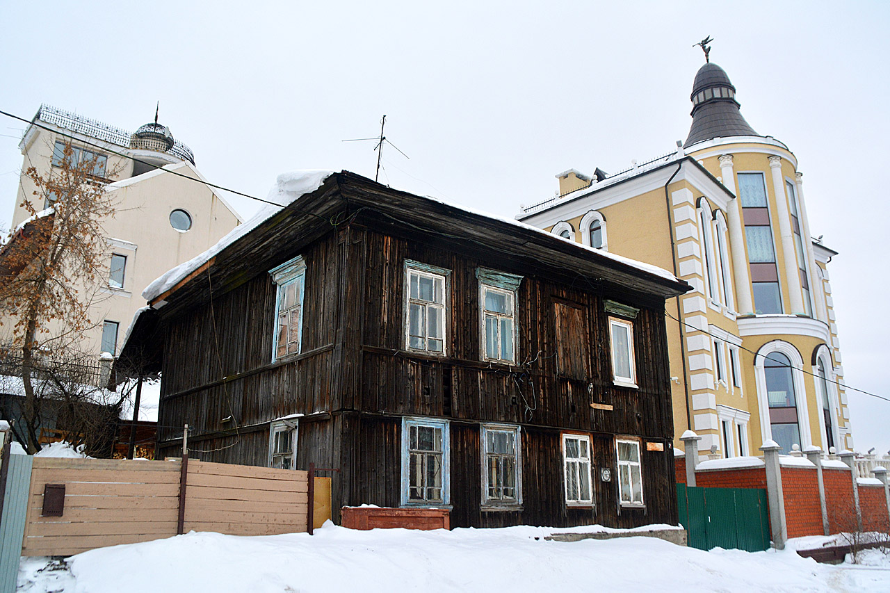Perm, Улица Хохрякова, 7А; Улица Хохрякова, 7; Улица Хохрякова, 9