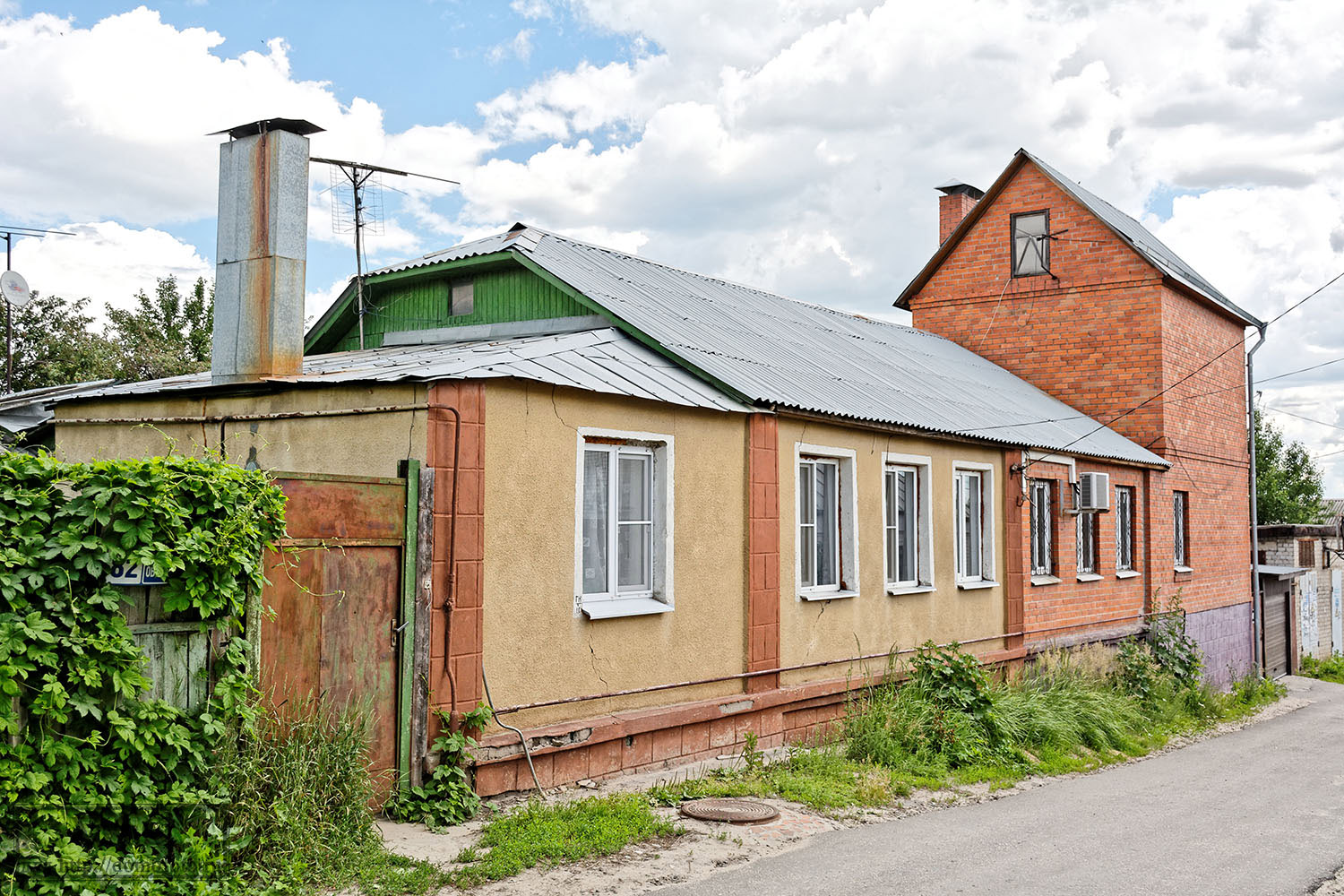 Воронеж, Улица Обороны Революции, 82