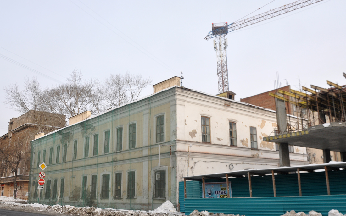 Омск, Улица Орджоникидзе, 8 / Красногвардейская улица, 34