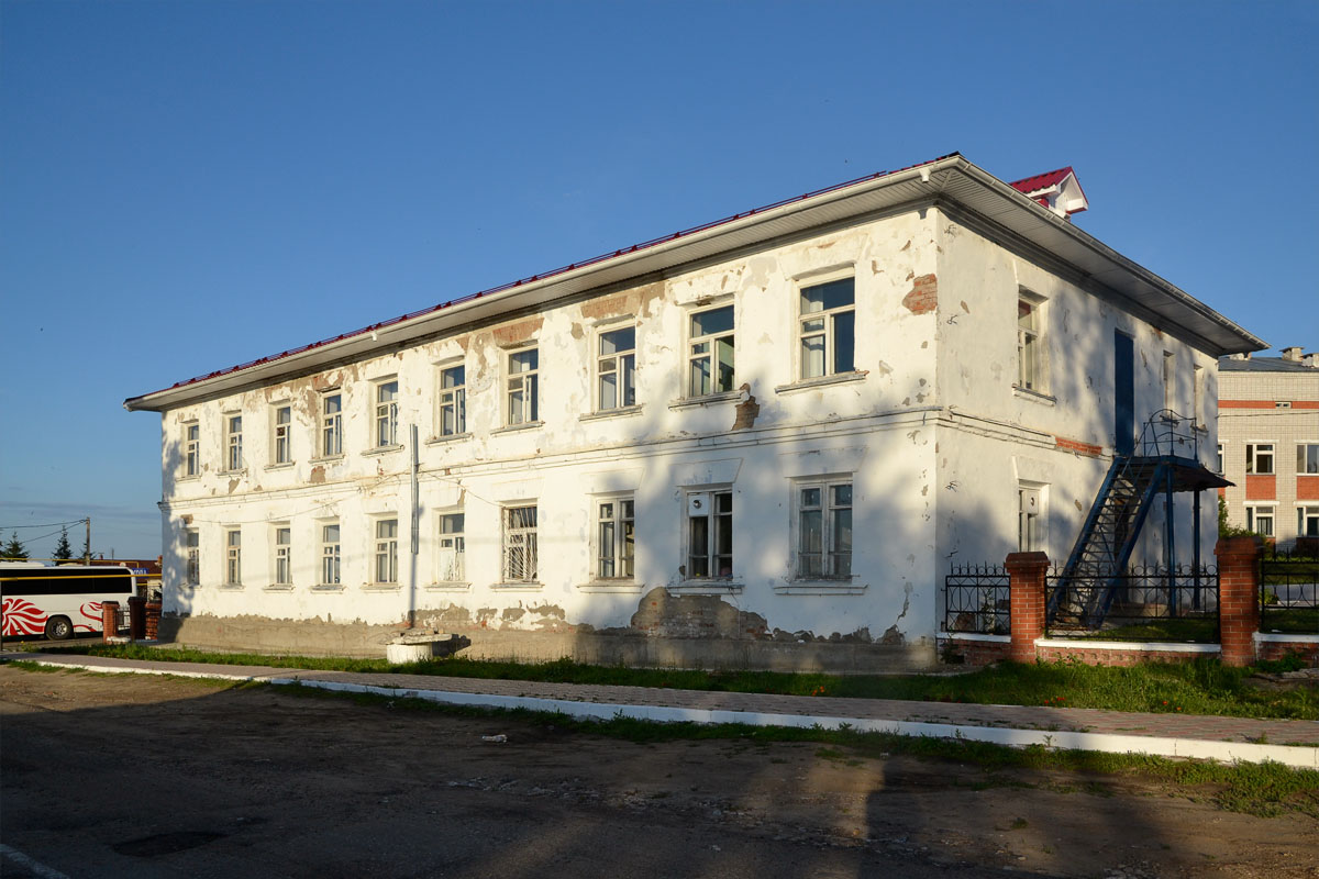 Тетюши, Улица Свердлова, 11 (стоматология)