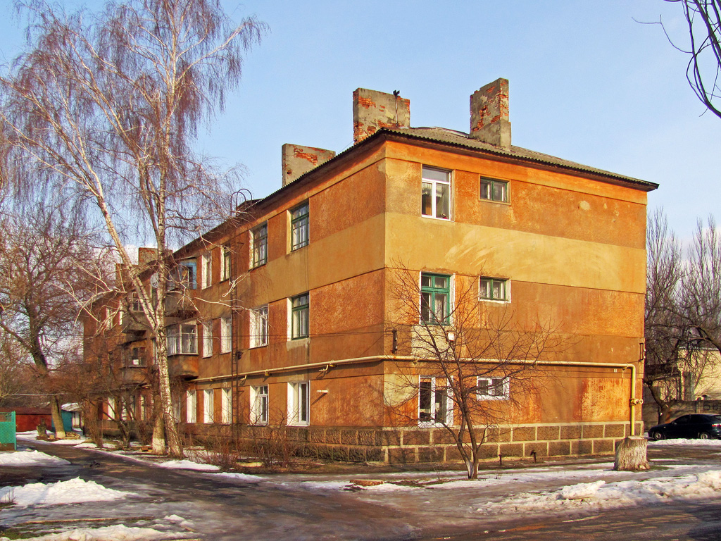 Popasna, Школьная улица, 3