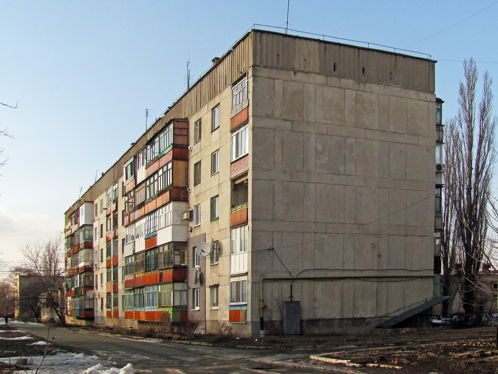 Попасная, Улица Черешни, 1