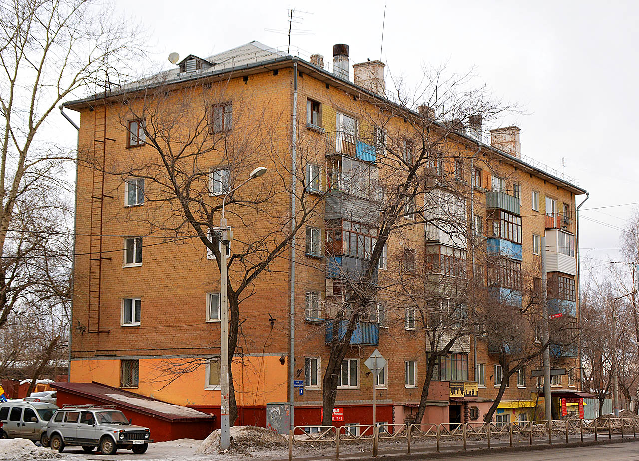 Пермь, Локомотивная улица, 8