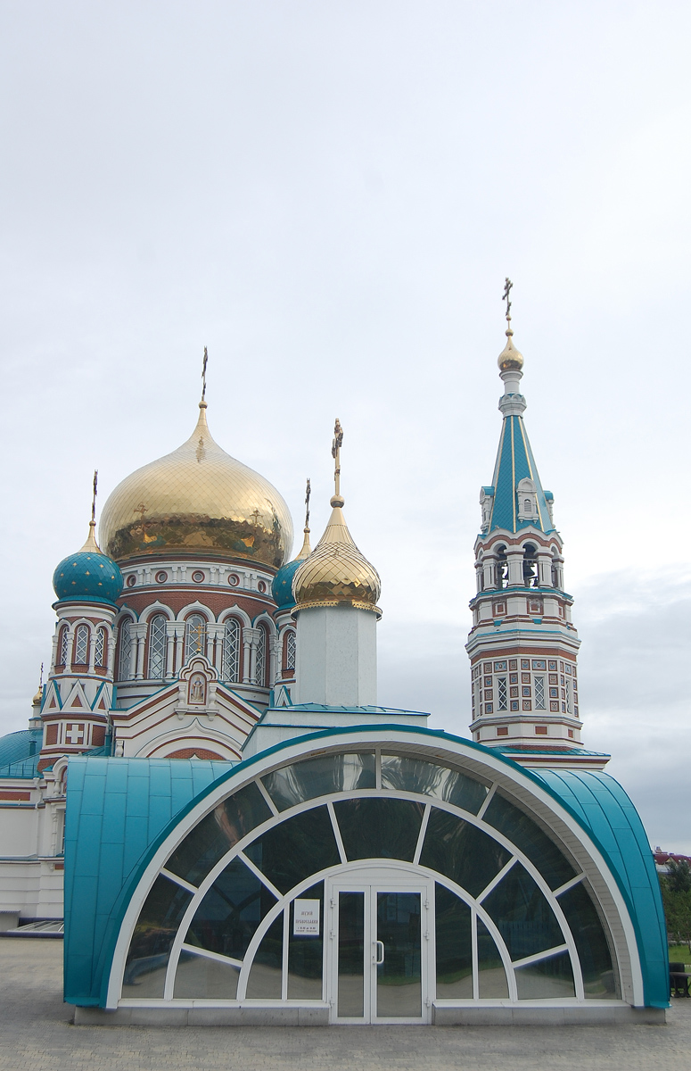 Омск, Интернациональная улица, 12/1; Тарская улица, 7 / Интернациональная улица, 12