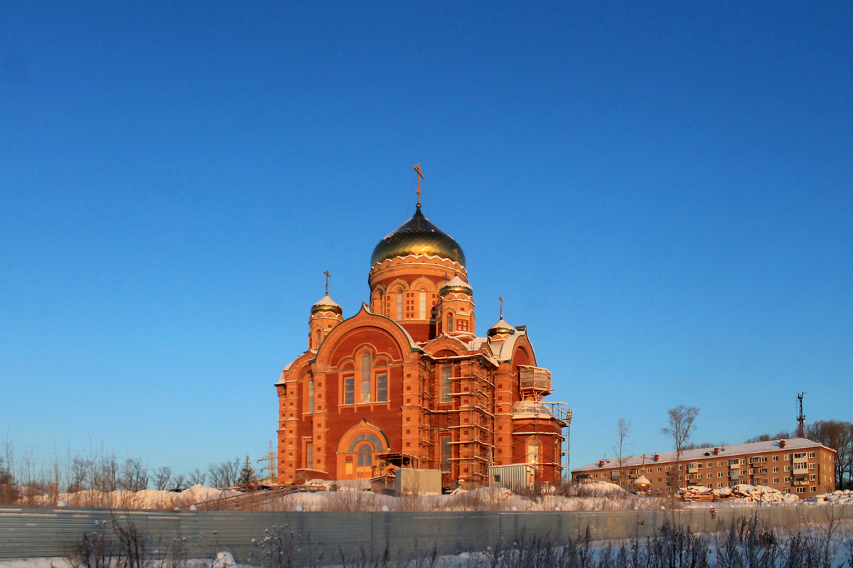 Березники, Площадь Первостроителей, 1