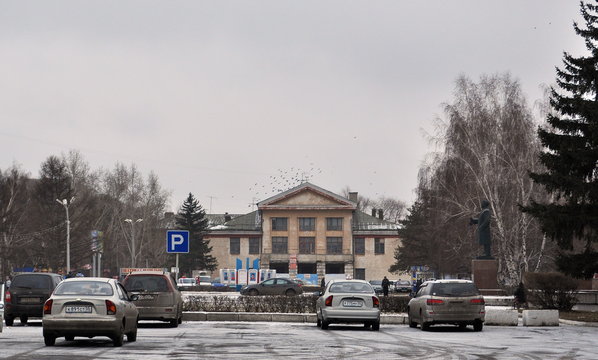 Омск, Улица Бетховена, 33 /  Улица Профинтерна, 17