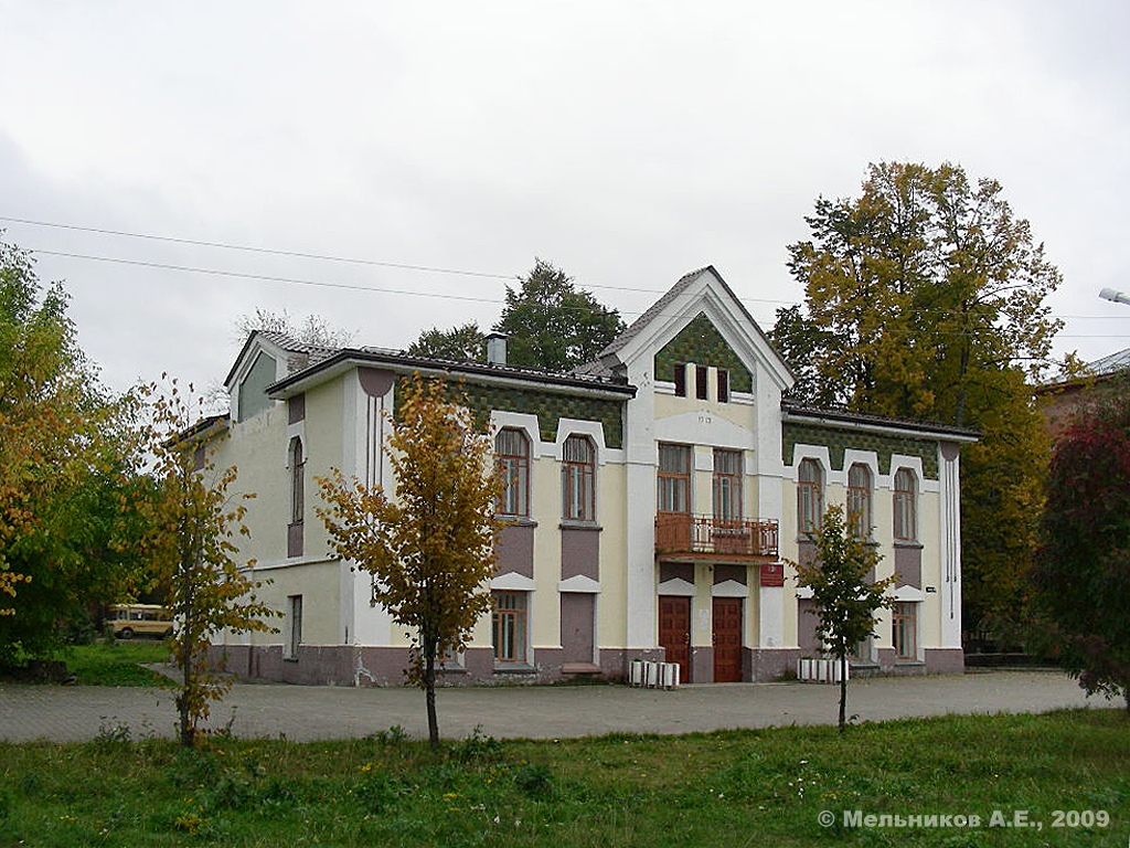 Кинешма, Волжский бульвар, 9 / Улица имени Крупской, 12