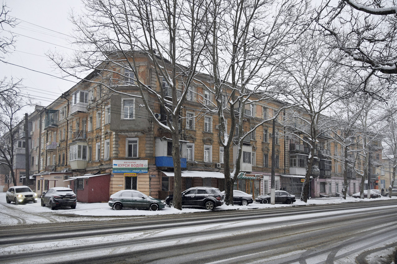 Одесса, Вулиця Богдана Хмельницького, 3 / вулиця генерала ватутіна, 20 / м'ясоєдовська вулиця, 27