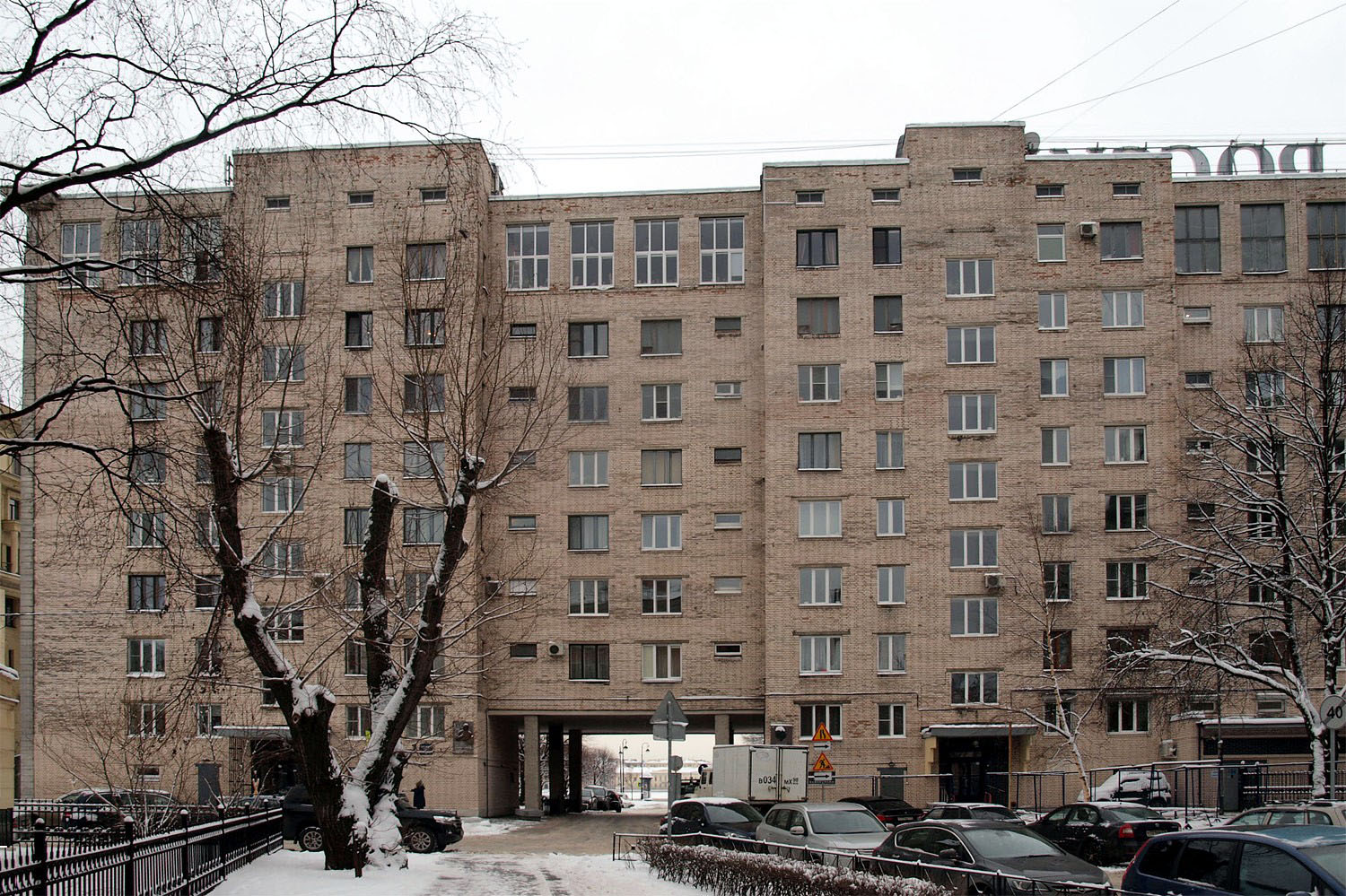 Санкт-Петербург, Петровская набережная, 4