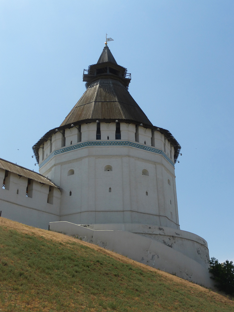 Астрахань, Улица Тредиаковского, 2 Красные ворота