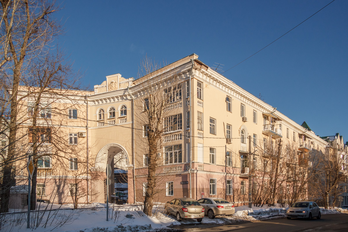 Казань, Улица Лесгафта, 2 / Улица Айвазовского, 17; Улица Айвазовского, 19