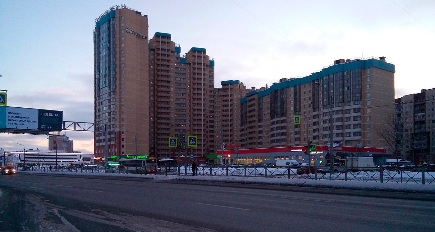 Санкт-Петербург, Улица Латышских Стрелков, 1; Российский проспект, 8