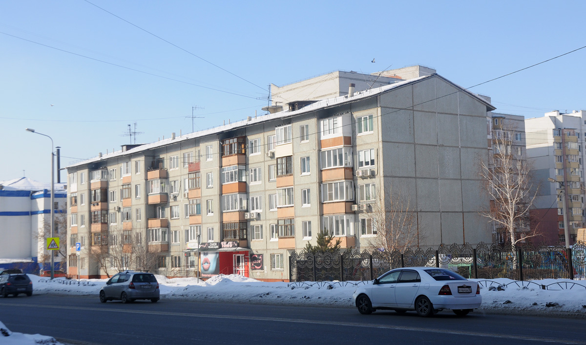 Омск, Омская улица, 77