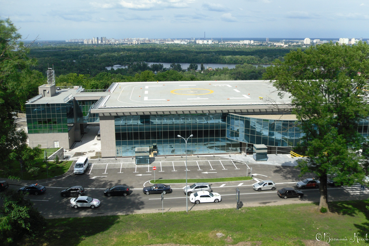 Киев, Парковая дорога, 16А