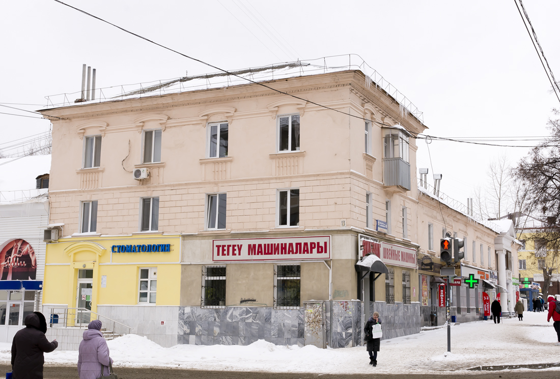 Ufa, Первомайская улица, 40 / Улица Победы, 13