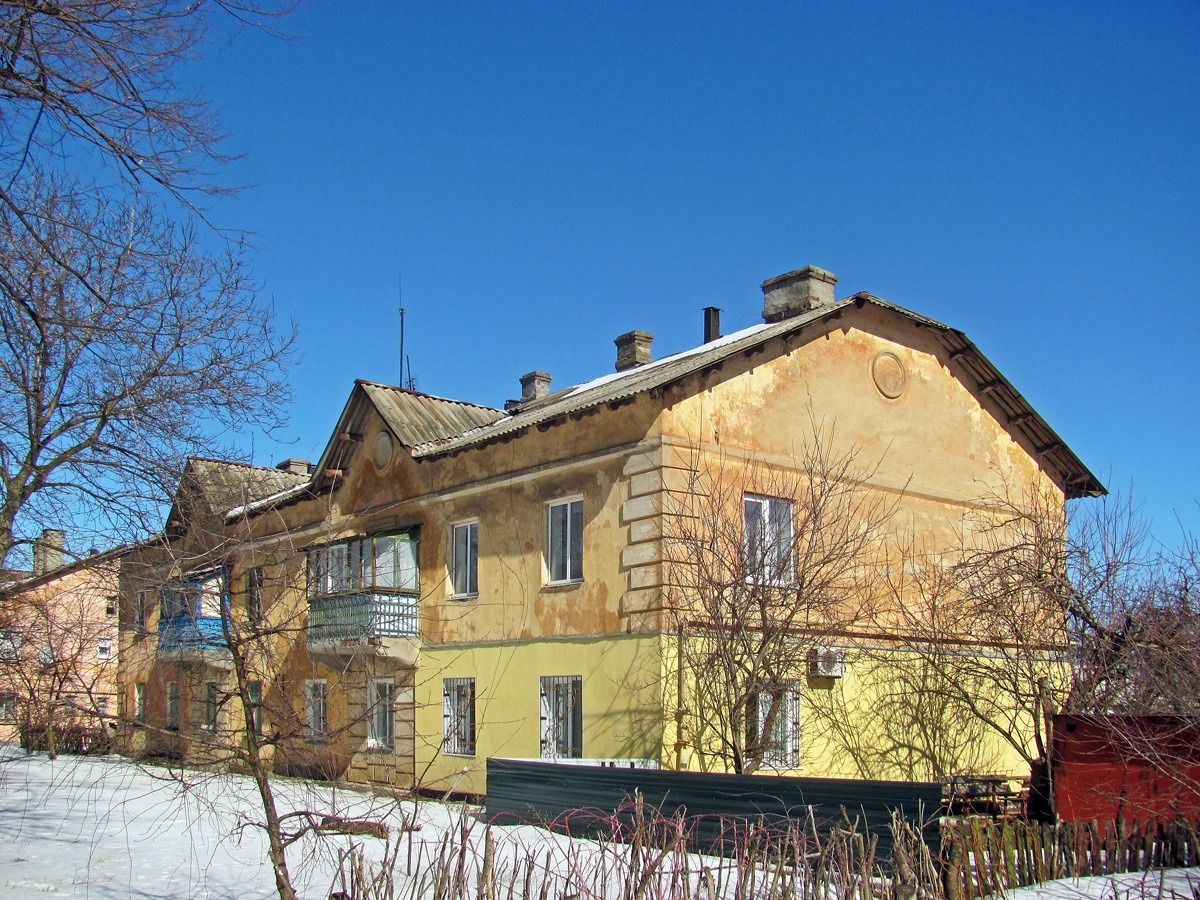 Попасная, Улица Суворова, 12