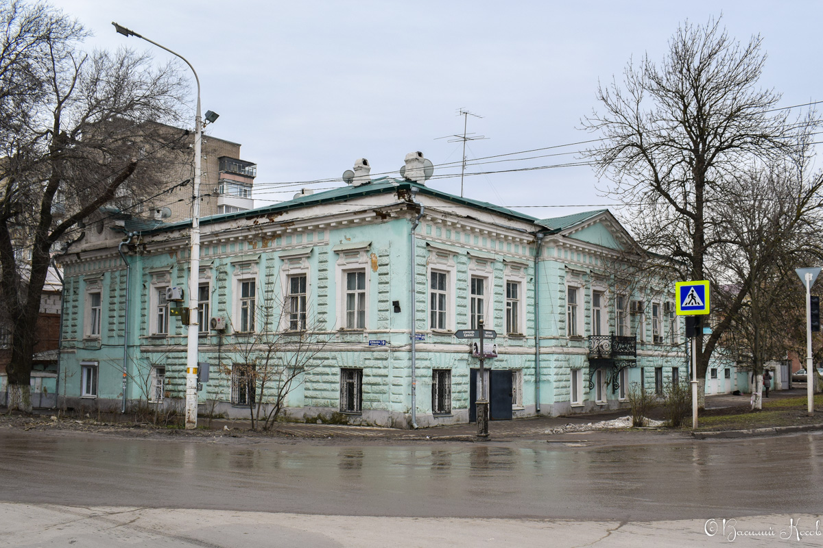 Новочеркасск, Площадь Ермака, 9 / Платовский проспект, 49