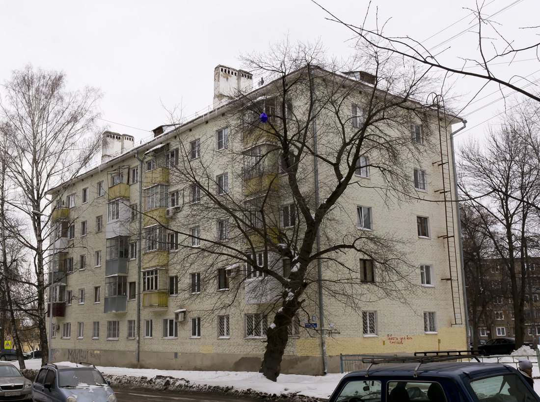 Уфа, Улица Калинина, 30 / Улица Гончарова, 23