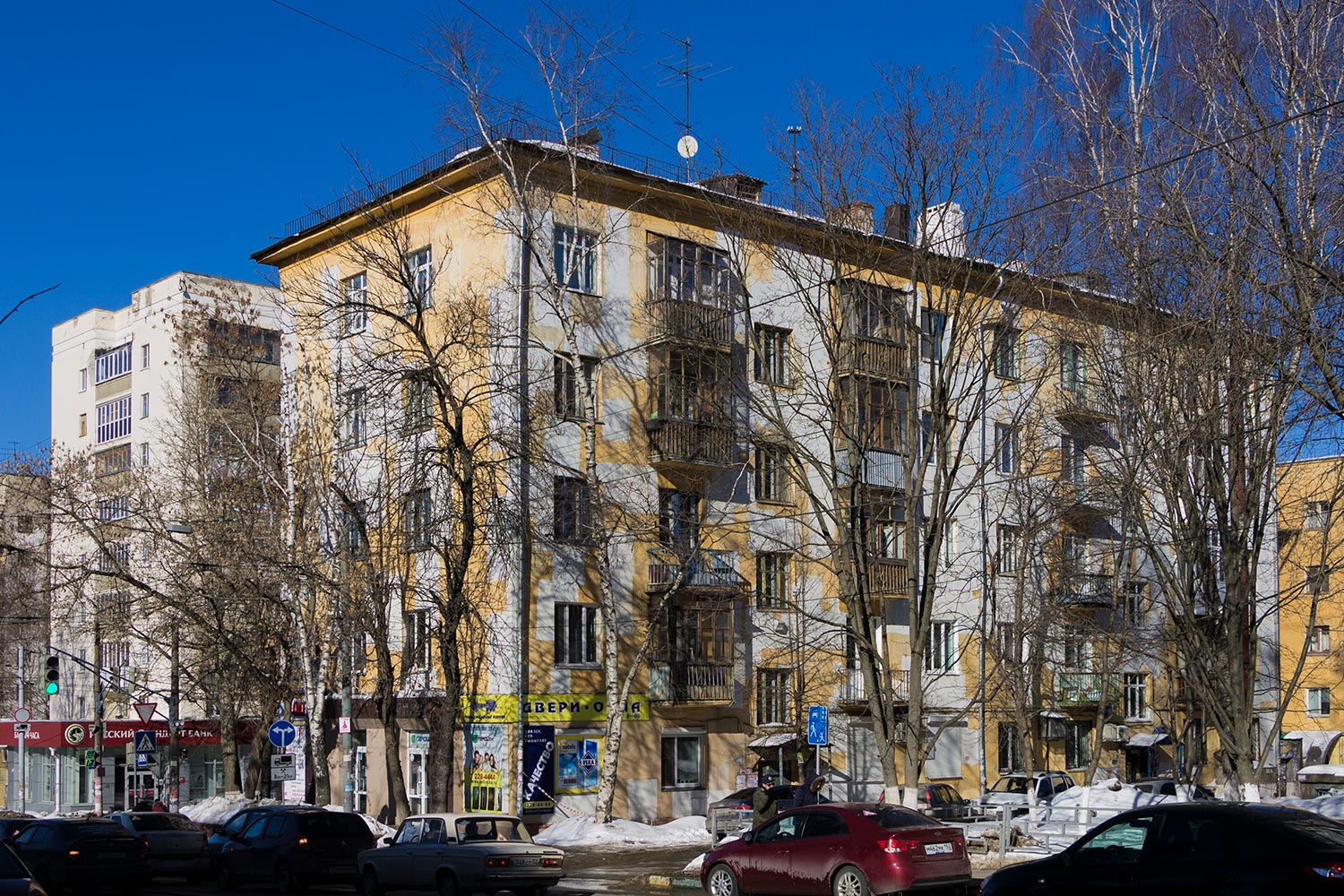 Нижний Новгород, Улица Белинского, 53 / Ошарская улица, 64