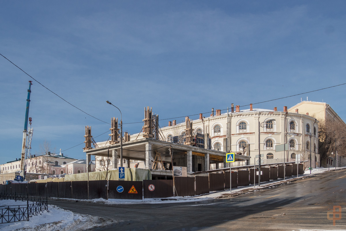 Казань, Улица Чернышевского, 8; Кремлёвская улица, 2 / Улица Чернышевского, 6