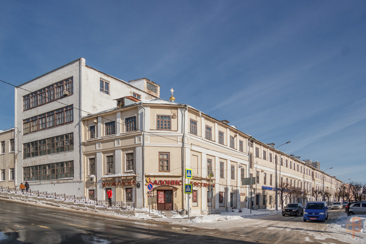 Казань, Профсоюзная улица, 3 / Улица Мусы Джалиля, 19