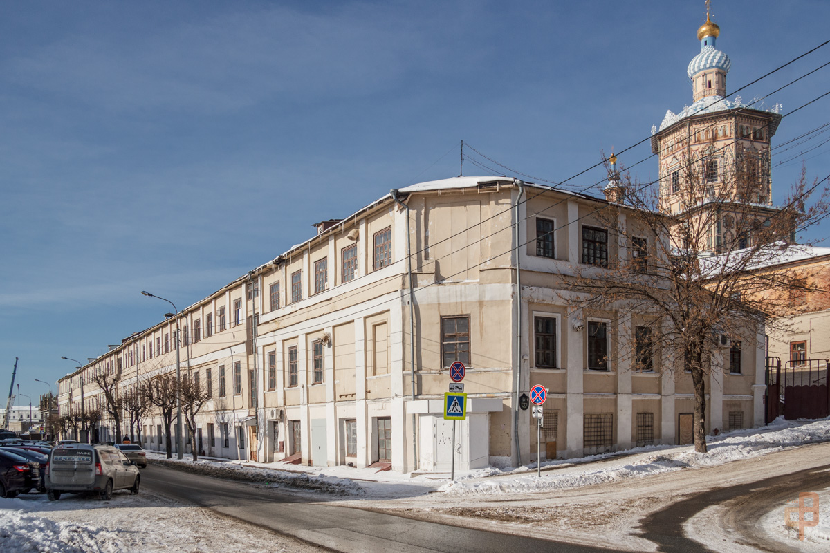 Казань, Профсоюзная улица, 3 / Улица Мусы Джалиля, 19