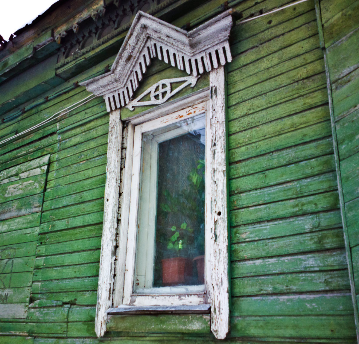 Samara, ленинская улица, 288 / Улица Чкалова, 53. Резные наличники