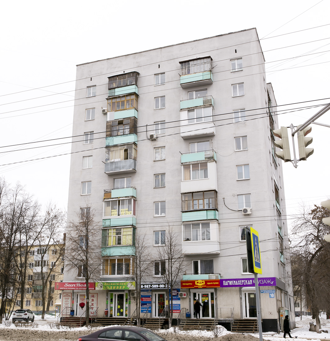 Уфа, Улица Машиностроителей, 10 / Черниковская улица, 53