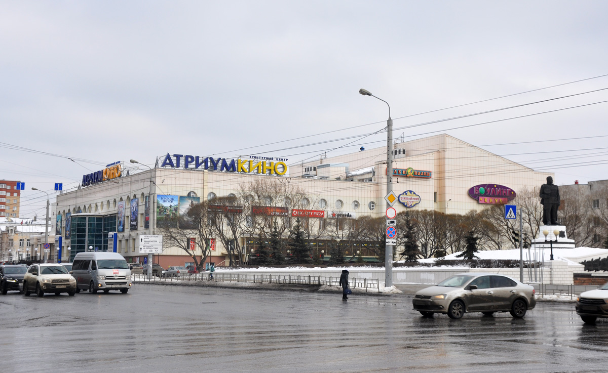 Омск, Улица 10 лет Октября, 40
