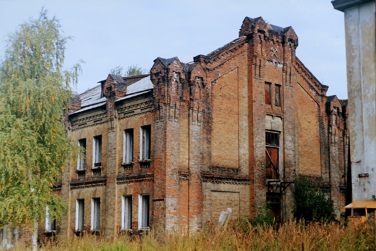 Кизел, Октябрьская улица, 48*